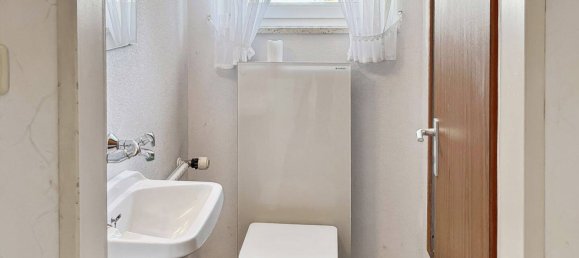 4 rooms House in Kitzingen, Germany No. 56734 9