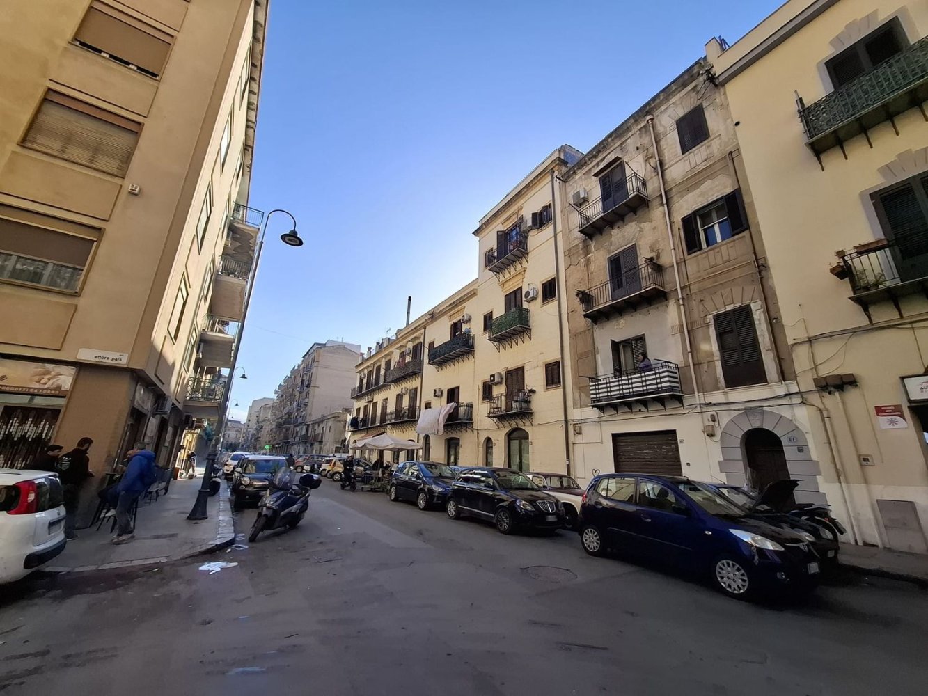 2-salle Appartement à Palermo, Italy No. 44274