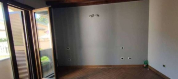 Дом с 3 комнатами в Ардеа, Италия № 12448 9