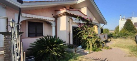 Дом с 3 комнатами в Ардеа, Италия № 12448 2