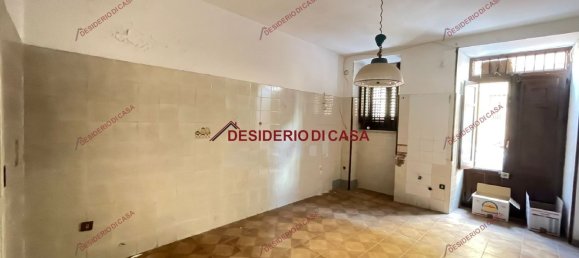 Casa de 4 habitaciónes en Termini Imerese, Italy No. 127511 2