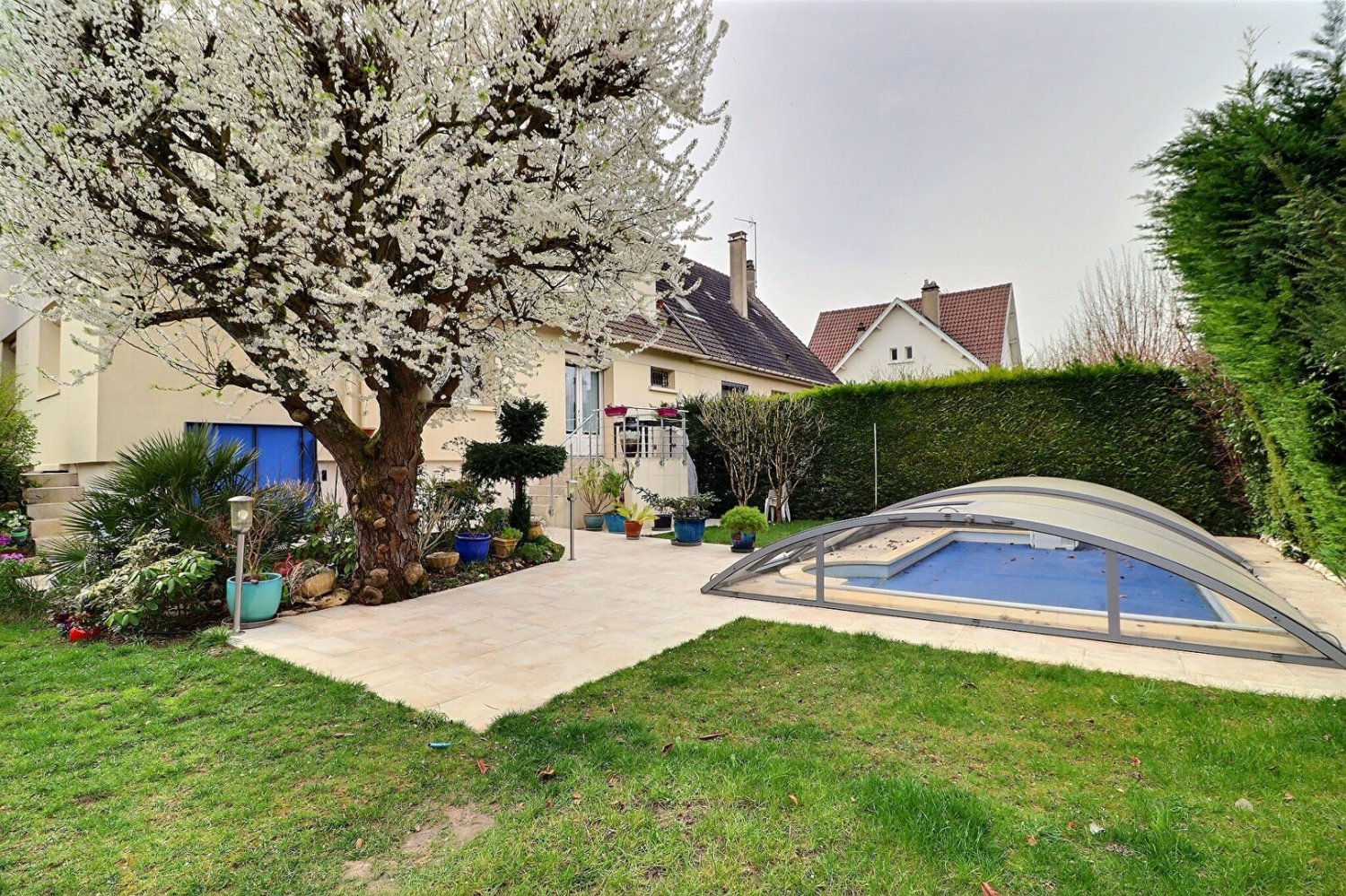 4 bedrooms Villa in Taverny, France No. 115971