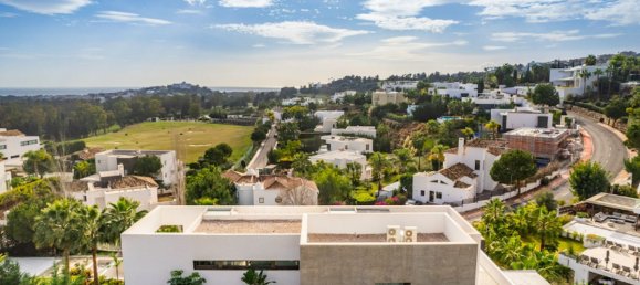 4 bedrooms Villa in Malaga, Spain No. 24005 25