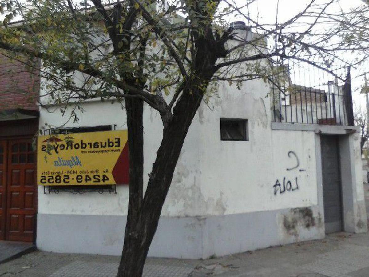 Studio in Lanus, Argentina No. 9332