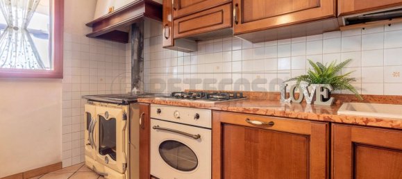 2 bedrooms House in Carmignano di Brenta, Italy No. 271072 9