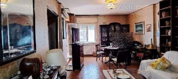 2 rooms Apartment in Rome, Italy No. 197735 8