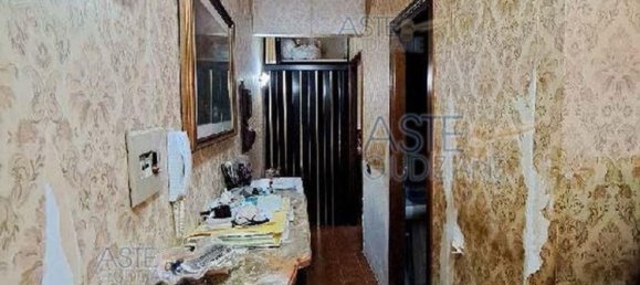 2 rooms Apartment in Rome, Italy No. 197735 3