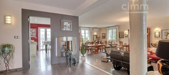 6 bedrooms House in Savonnieres, France No. 350716 4