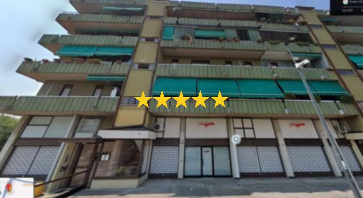 4 bedrooms Apartment in Brescia, Italy No. 400377