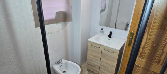 3 Schlafzimmer Wohnung in Alicante, Spain, Nr. 145899 7