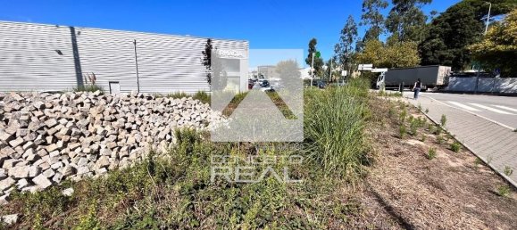 1410m² Warehouse in Vila Nova de Gaia, Portugal No. 11378 8