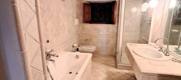 4 bedrooms Villa in Cortona, Italy No. 118784 12