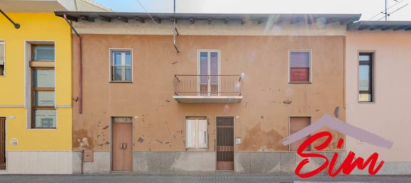 5 chambres Villa à Borgolavezzaro, Italy No. 325010 2