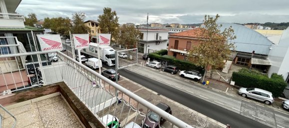 3-salle Appartement à Pescara, Italy No. 13145 5