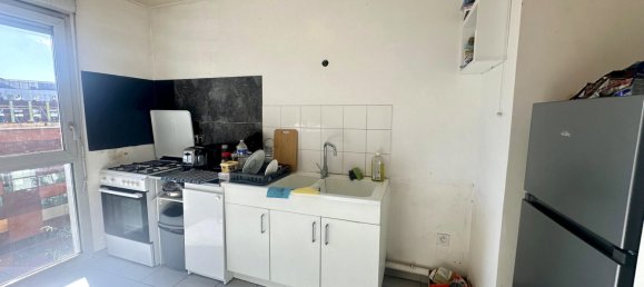 Apartamento de 2 dormitorios en Bobigny, France No. 165985 15