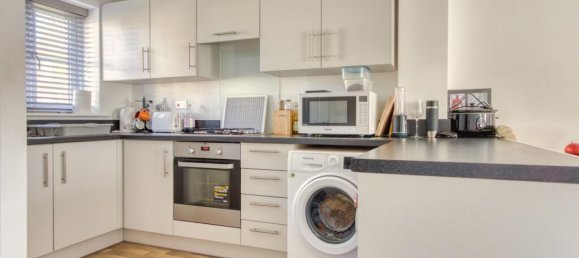 2 bedrooms House in Taunton, United Kingdom No. 13745 2