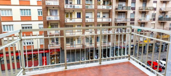 3 rooms Apartment in Turin, Italy No. 39798 9