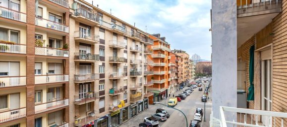 3 rooms Apartment in Turin, Italy No. 39798 10