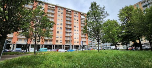 3 rooms Apartment in Turin, Italy No. 39798 26