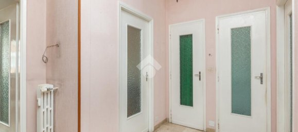 3 rooms Apartment in Turin, Italy No. 39798 12