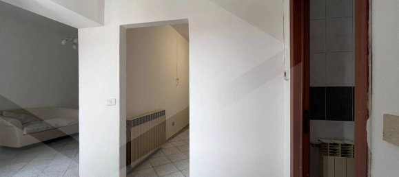 2 Schlafzimmer Wohnung in Ponsacco, Italy, Nr. 26976 3