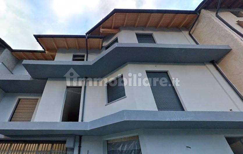 Apartamento de 3 dormitorios en Montagna in Valtellina, Italy No. 374967