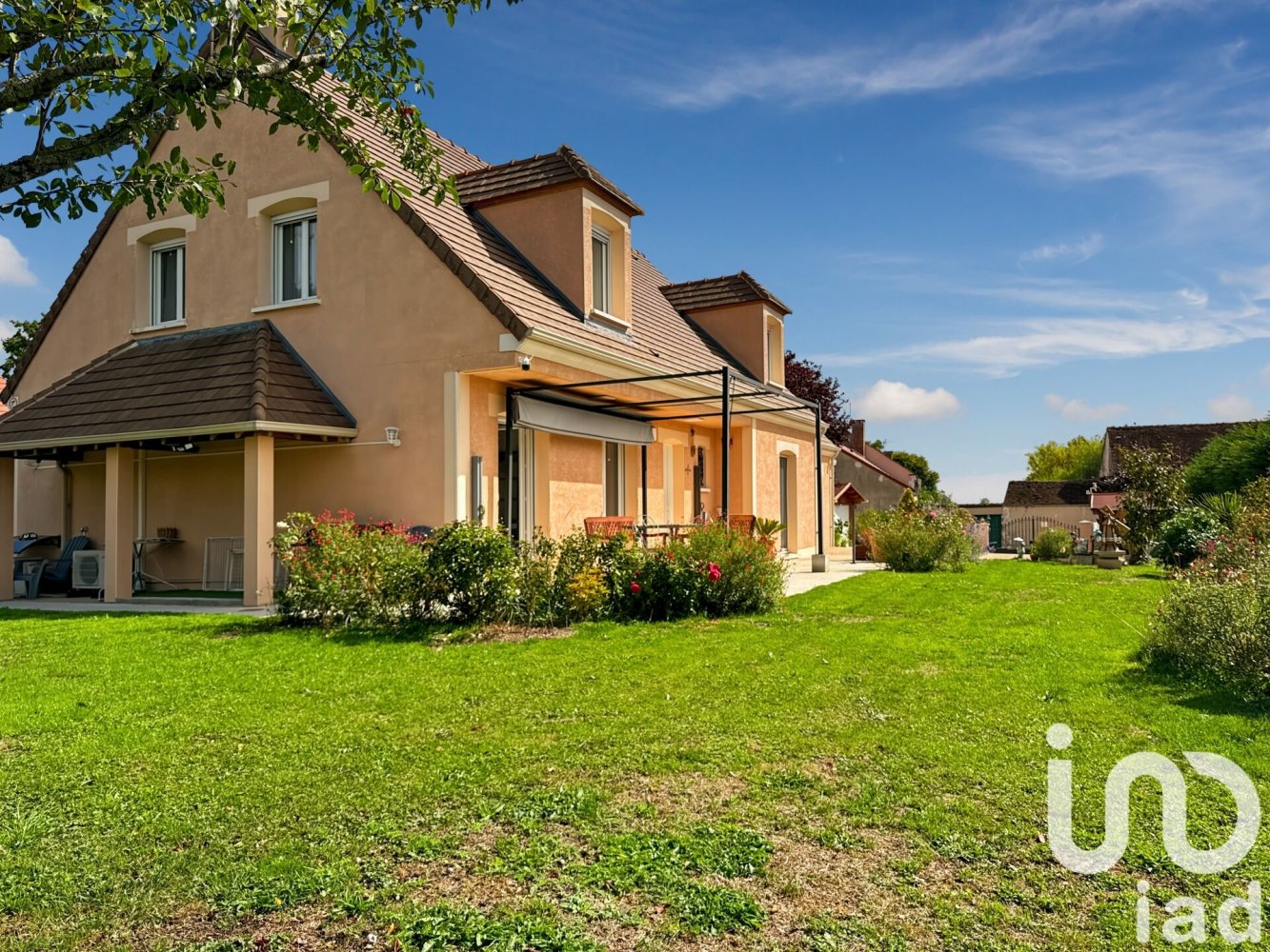 4 Schlafzimmer Haus in Charbuy, France, Nr. 322025