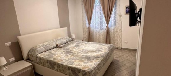 3 rooms Apartment in Cinisello Balsamo, Italy No. 338122 6