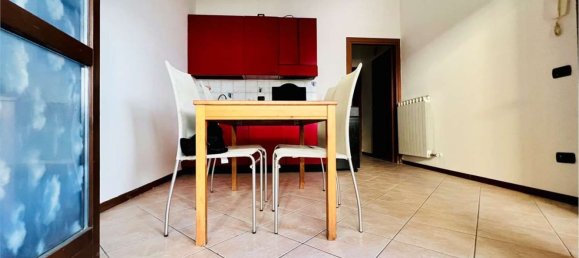 Apartamento de 2 dormitorios en Milan, Italy No. 373119 4