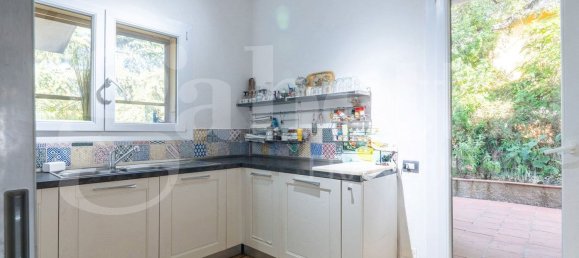 Villa de 5 dormitorios en Capoterra, Italy No. 376450 24