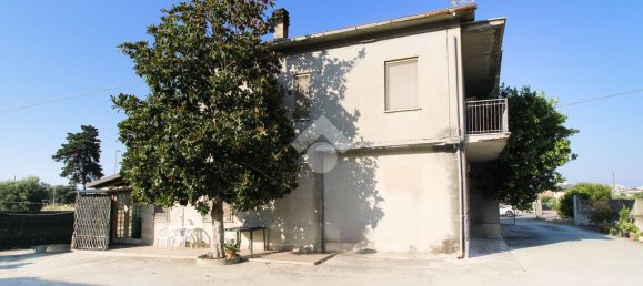 Terrain à Alba Adriatica, Italy 900m² No. 114949 9