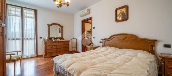 3 bedrooms Villa in Soliera, Italy No. 297400 21