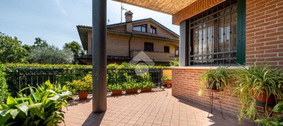 3 bedrooms Villa in Soliera, Italy No. 297400 3