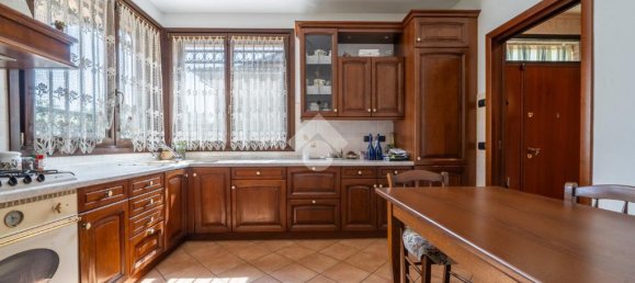 3 bedrooms Villa in Soliera, Italy No. 297400 18