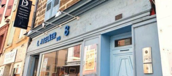 37m² Commercial property in Le Puy-en-Velay, France No. 305650 2