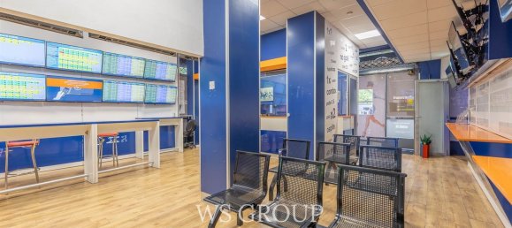 122m² Commercial property in Milan, Italy No. 260465 7