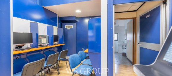 122m² Commercial property in Milan, Italy No. 260465 10