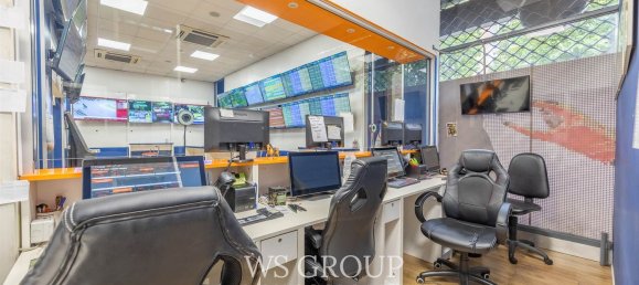 122m² Commercial property in Milan, Italy No. 260465 6