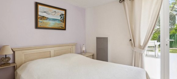 Villa de 4 dormitorios en Peymeinade, France No. 1422 8