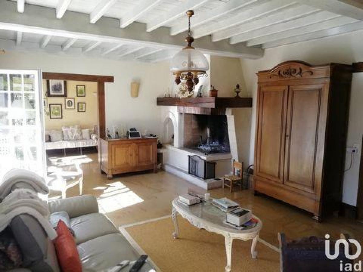 4 bedrooms House in Prunay, France No. 2398