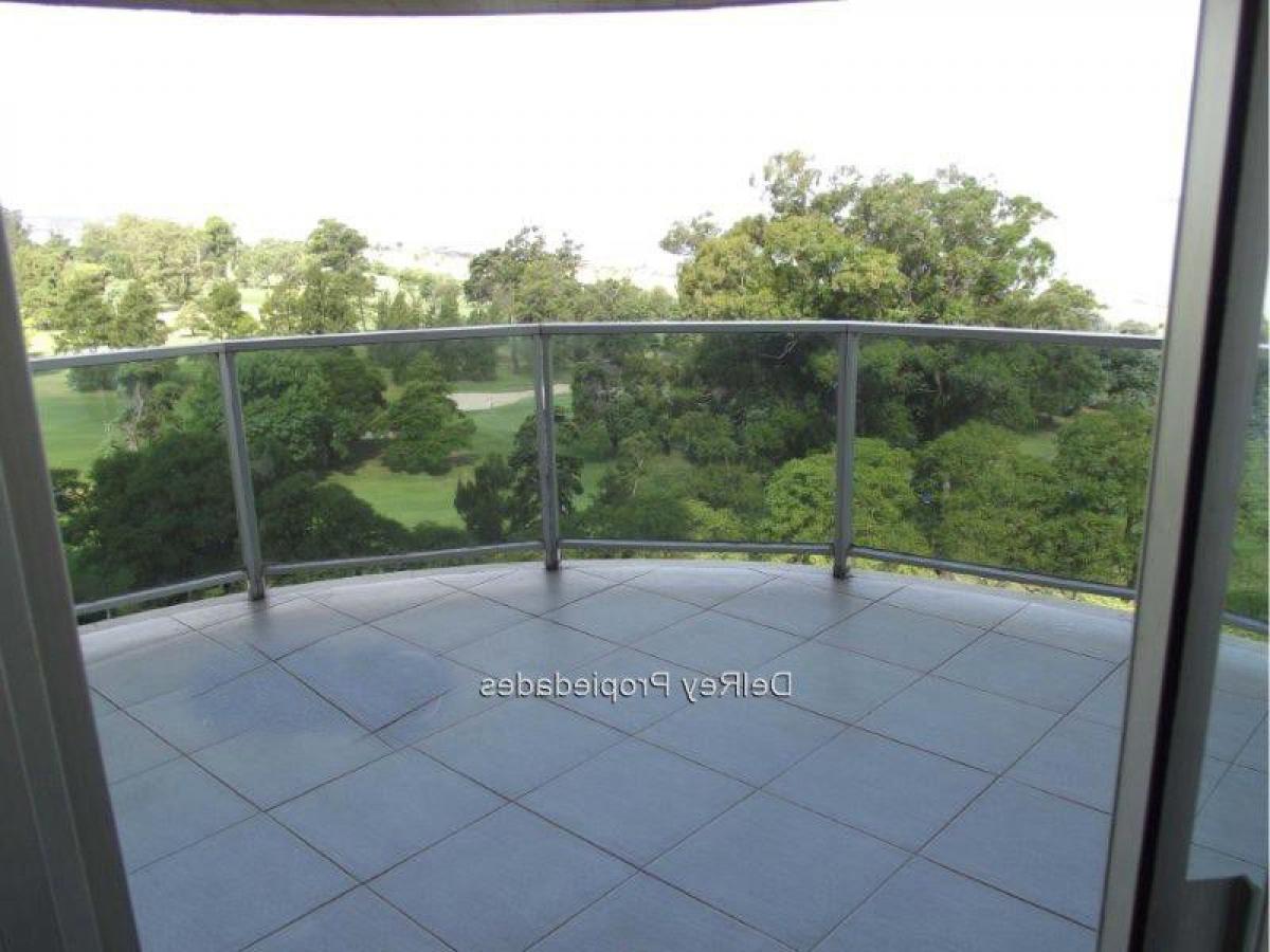 3 bedrooms Apartment in Montevideo, Uruguay No. 390