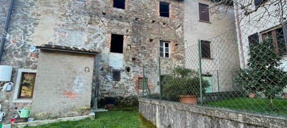 6 rooms House in Borgo a Mozzano, Italy No. 101678 2