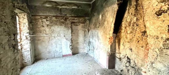 6 rooms House in Borgo a Mozzano, Italy No. 101678 14