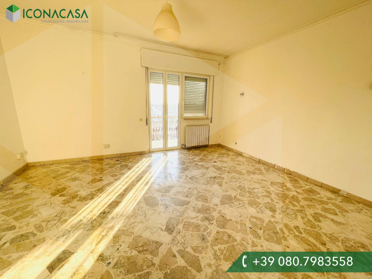 Apartamento de 4 habitaciónes en Valenzano, Italy No. 22753