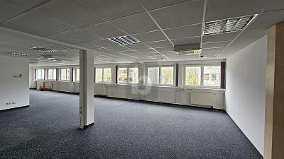 30 rooms Building in Munich, Germany No. 200941