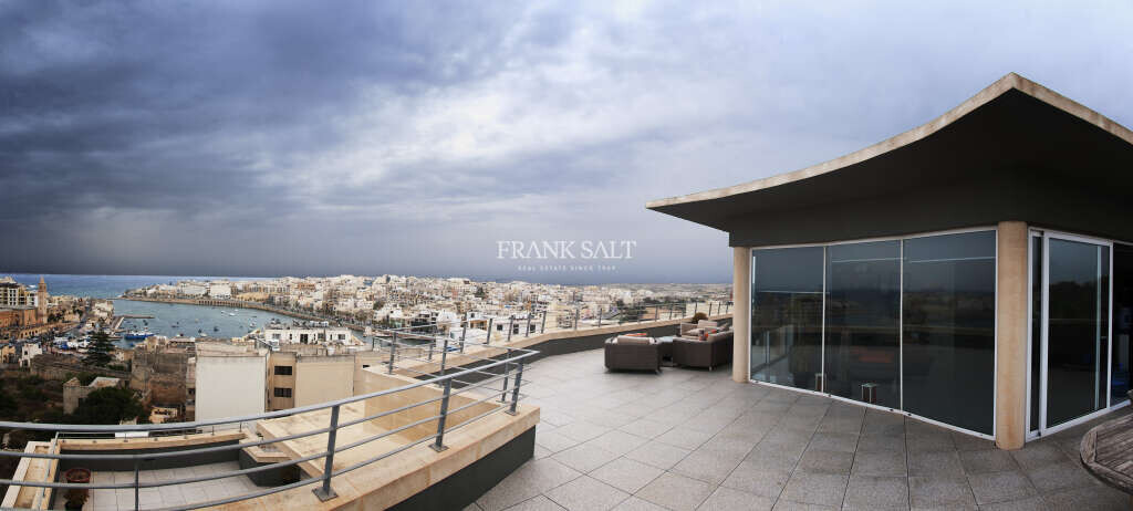 3 bedrooms Penthouse in Marsaskala, Malta No. 6238