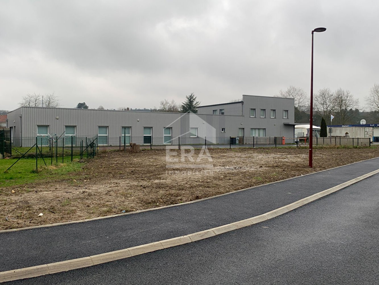 570m² Building in Doullens, France No. 50207
