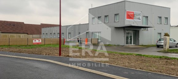570m² Building in Doullens, France No. 50207 3