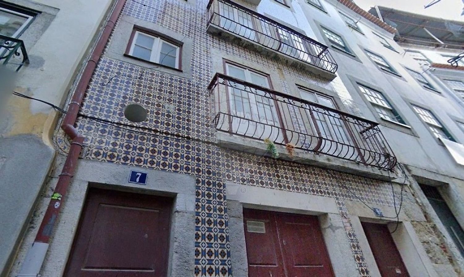 191m² Building in Lisbon, Portugal No. 253403