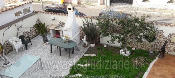 5 rooms Apartment in Pomezia, Italy No. 192031 3
